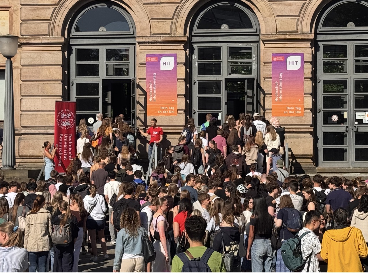 Der 12. Jahrgang schnuppert Campusluft: MK erstmalig zu Besuch beim Hochschulinfotag der TU