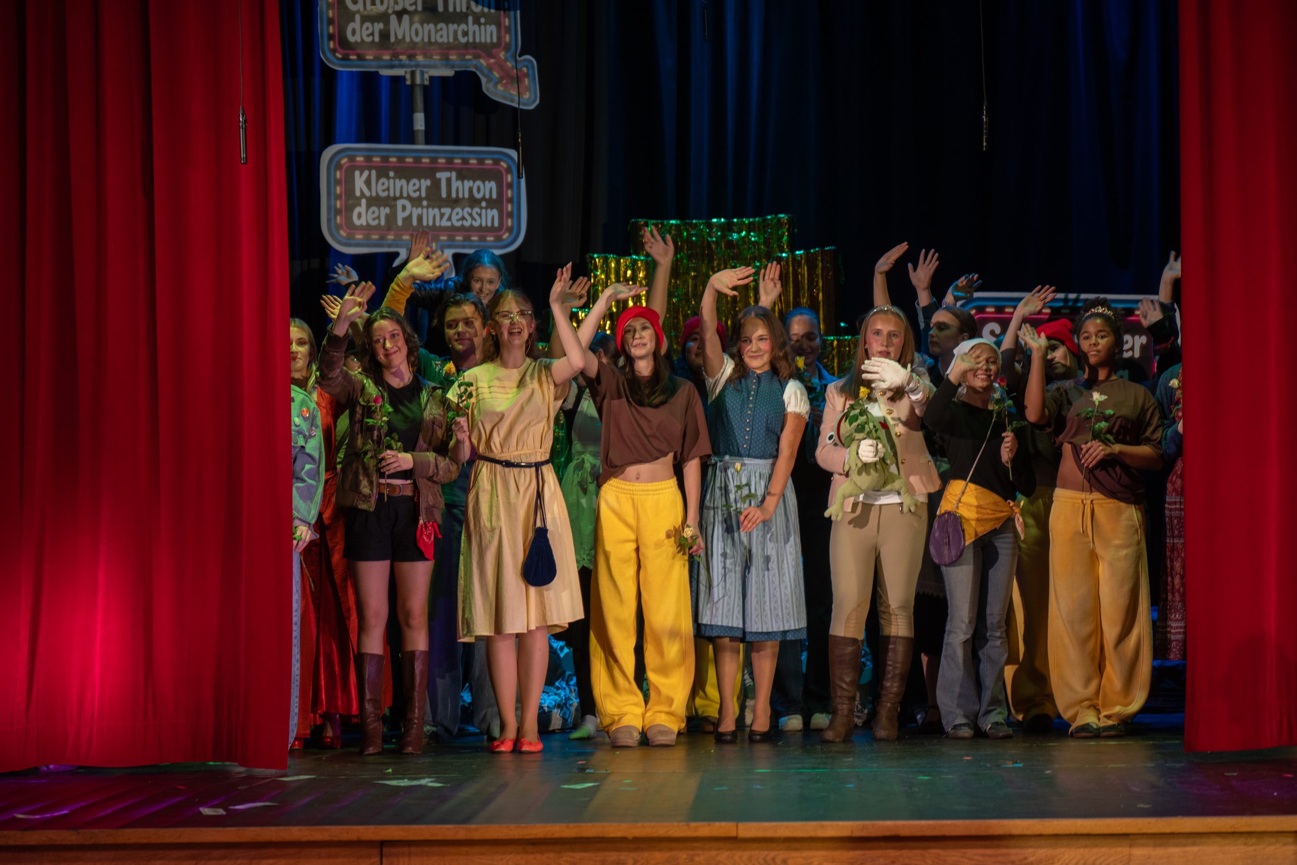 Märchenhaft rebellisch – Gelungene Musical-Premiere am MK!